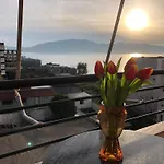 Jon\'S View Home